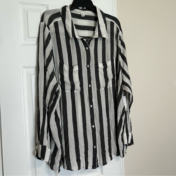 BP Women’s Blouse 4X Button Black and White Striped Button Down Viscose NWT - Picture 2 of 10